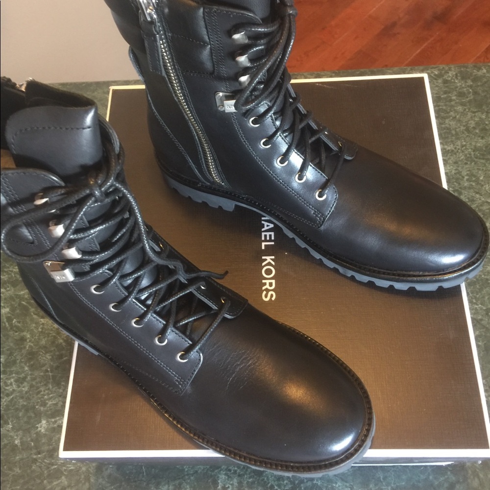 Micheal Kors Wilder Leather mid calf boots